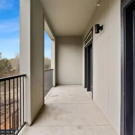 Modern Austin 2Br 2B Apt With Pool Parking & Wifi Exterior photo