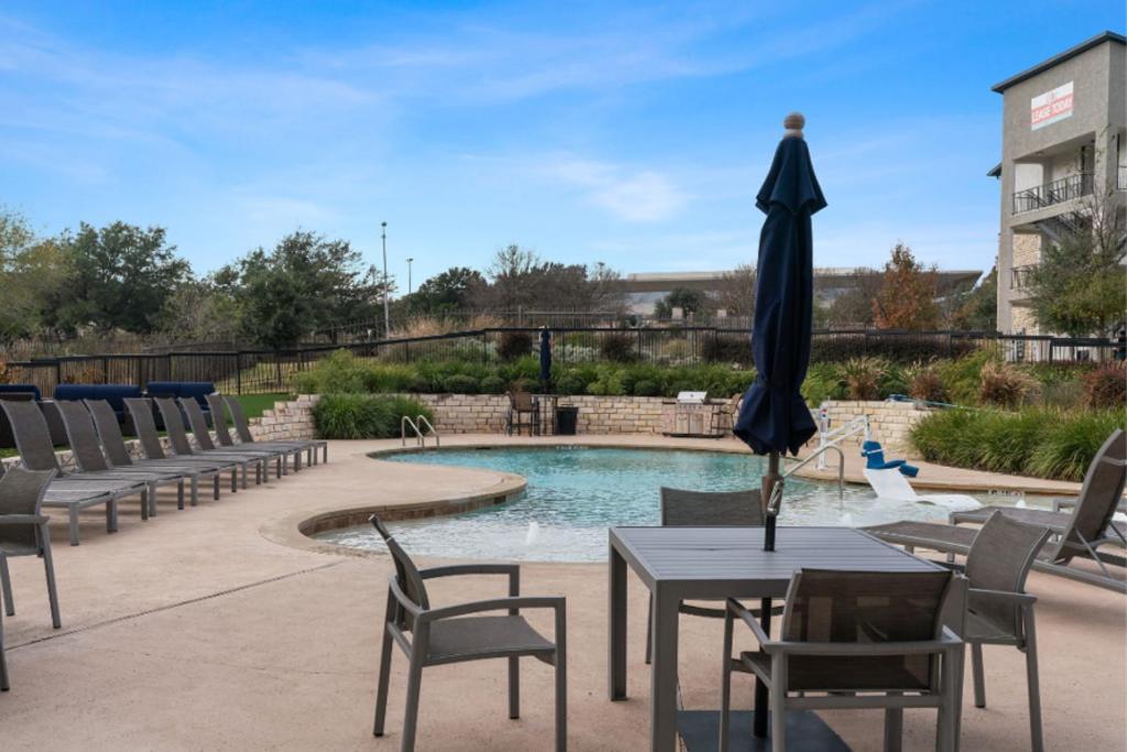 Modern 2br 2b With Pool Parking & Wifi Apartamento *