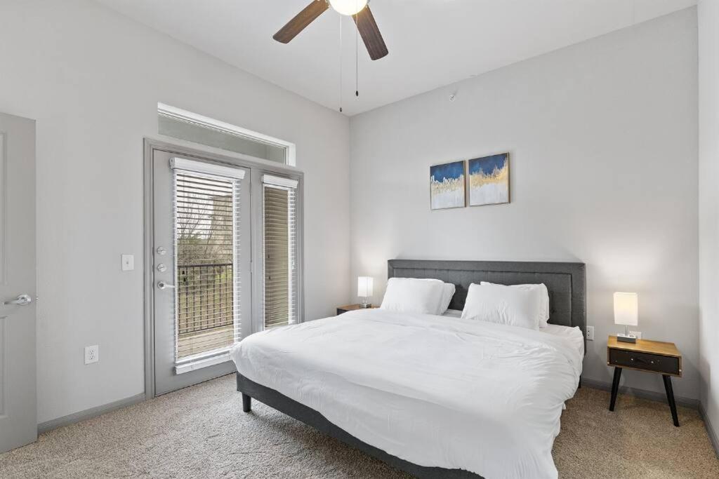 Modern 2br 2b With Pool Parking & Wifi Appartement Austin