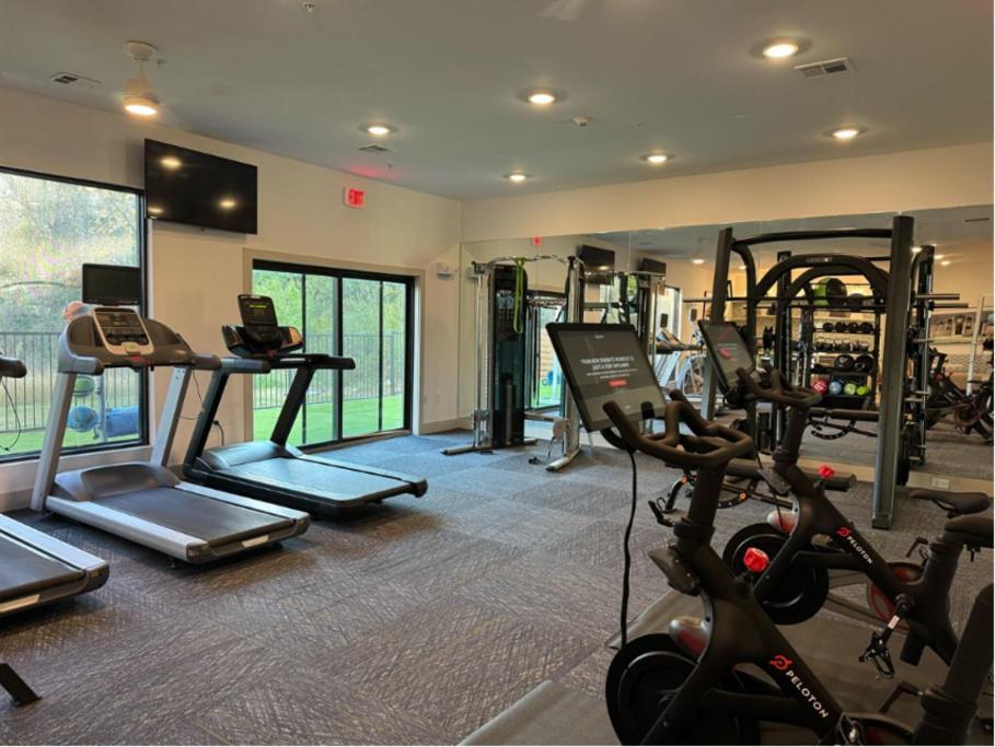 Modern 2br 2b With Pool Parking & Wifi Appartement *